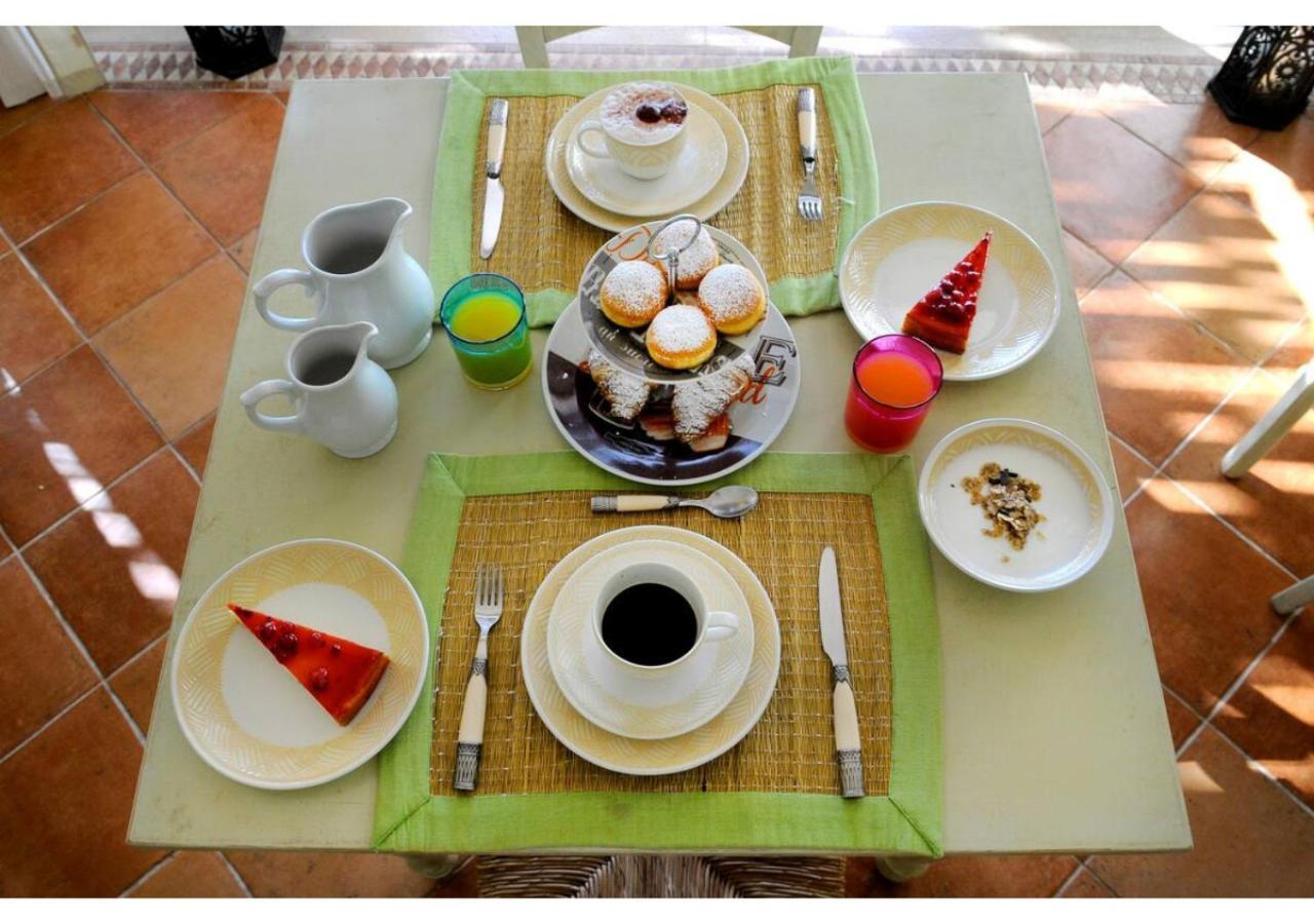 Poggio Di Luna B&B Relais Пешичи Екстериор снимка