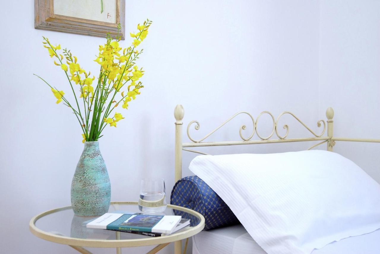 Poggio Di Luna B&B Relais Пешичи Екстериор снимка