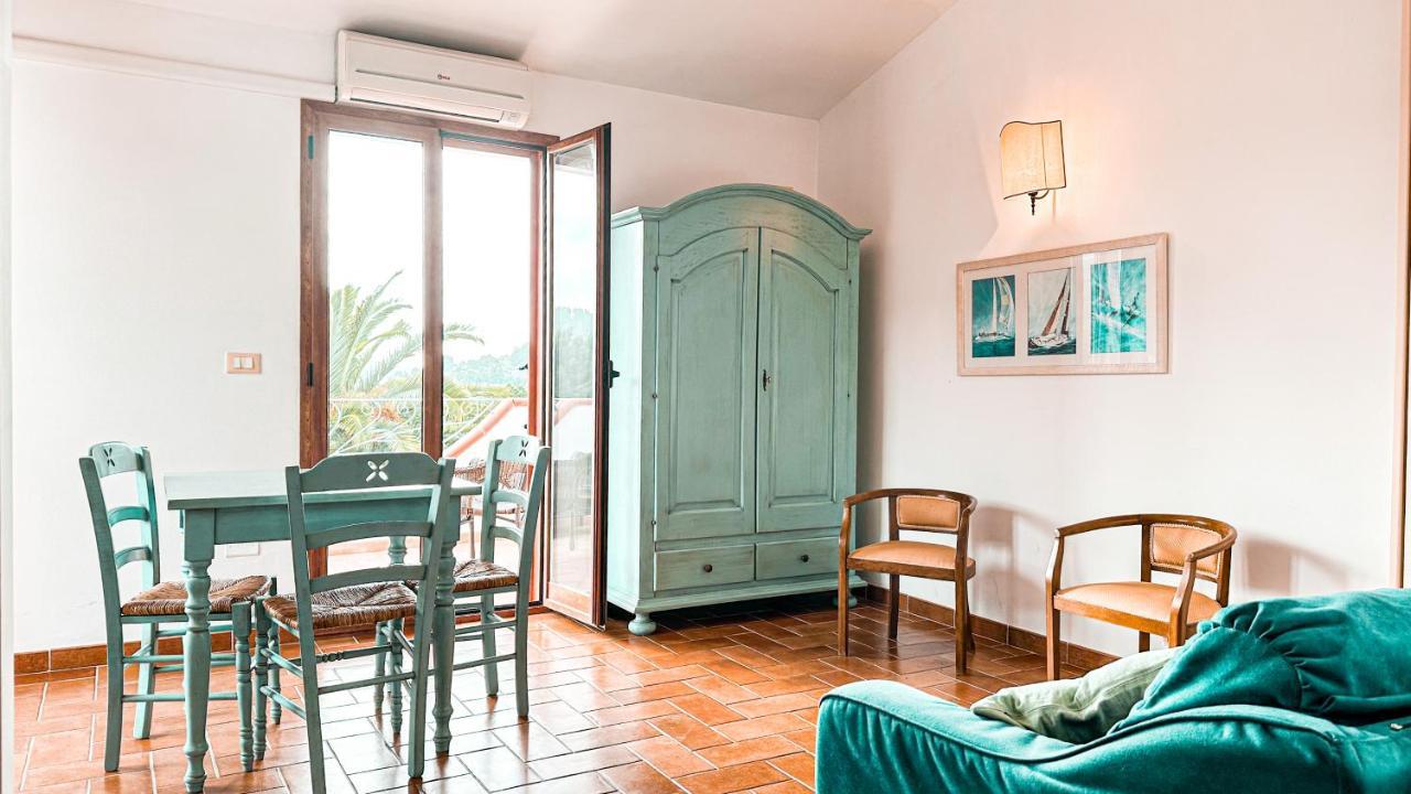Poggio Di Luna B&B Relais Пешичи Екстериор снимка